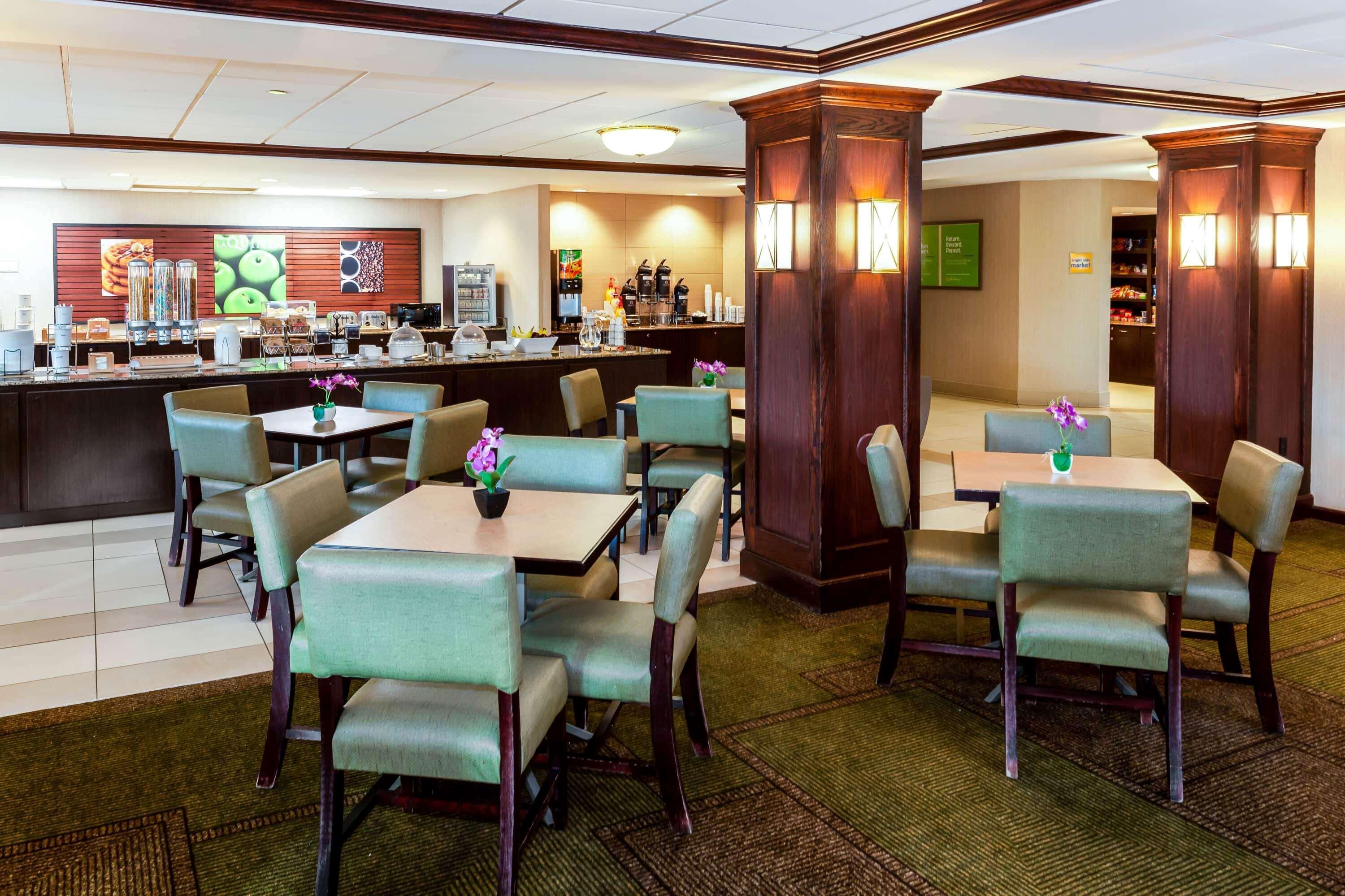 La Quinta By Wyndham Milwaukee Bayshore Area Glendale Exterior foto